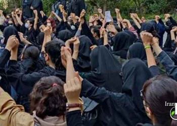 دختران مدرسه تیزهوشان اهواز نماینده ولی فقیه را ادب کردند! - نامه رسیده