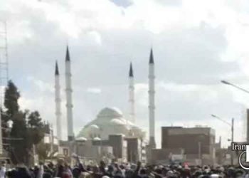مسجد مکی در زاهدان، در محاصره مأمورین سرکوبگر