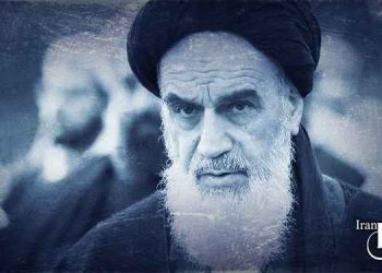خمینی که بود و در قدرت چه کرد؟