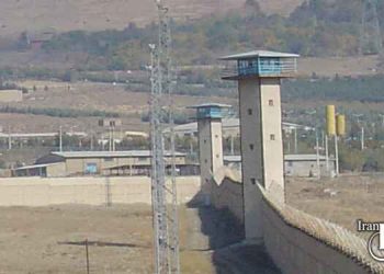 انتقال حداقل سه زندانی برای اجرای حکم اعدام در زندان گوهردشت