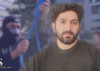 در روزهای منتهی به اول بهمن دیوان عالی کشور درخواست اعاده دادرسی زندانی سیاسی رضا رسایی را رد کرد. دیوان عالی کشور این دادرسی را فاقد شرایط قانون اعلام کرده است. پیش از این شعبه دوم دادگاه کیفری یک کرمانشاه، زندانی سیاسی رضا رسایی را از بابت اتهام مباشرت در قتل عمد به اعدام محکوم کرده بود. این حکم در تاریخ ۱۵مهرماه ۱۴۰۲ به وکلای مدافع وی ابلاغ شده است. روز یک‌شنبه ۱۰دی‌ماه ۱۴۰۲ این حکم توسط شعبه هفدهم دیوان عالی کشور به شعبه اجرای احکام دادگاه کیفری کرمانشاه ارجاع داده شده است. شکنجه وحشیانه زندانی سیاسی رضا رسایی به منظور اخذ اعتراف اجباری رضا رسایی شهروند کرد، ۳۴ ساله، یارسان و اهل شهرستان صحنه در استان کرمانشاه است. او در روز جمعه ۳ آذر ماه ۱۴۰۱، در شهرستان کرج به اتهام قتل نادر بیرامی رئیس سازمان اطلاعات سپاه شهرستان صحنه بازداشت و به بازداشتگاه اطلاعات کرمانشاه منتقل شد. پس از پایان بازجویی، او را به زندان دیزل آباد کرمانشاه منتقل کردند. اما پس از مدتی او را به مدت ۲۱ روز، به همراه تعدادی دیگر از بازداشت شدگان مراسم سالگرد سید خلیل عالی‌نژاد از زندان دیزل آباد کرمانشاه به بازداشتگاه اداره آگاهی این شهر منتقل کرده و تحت فشار و بازجویی قرار دادند. خطر اجرای حکم اعدام زندانی سیاسی رضا رسایی