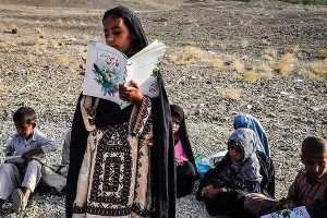 چیرگی هیولای مرگ و فقر بر آسمان سیستان و بلوچستانچیرگی هیولای مرگ و فقر بر آسمان سیستان و بلوچستان 9