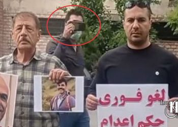 شناسایی مأمور وزارت اطلاعات در حال فیلم‌برداری از خانواده زندانیان سیاسی