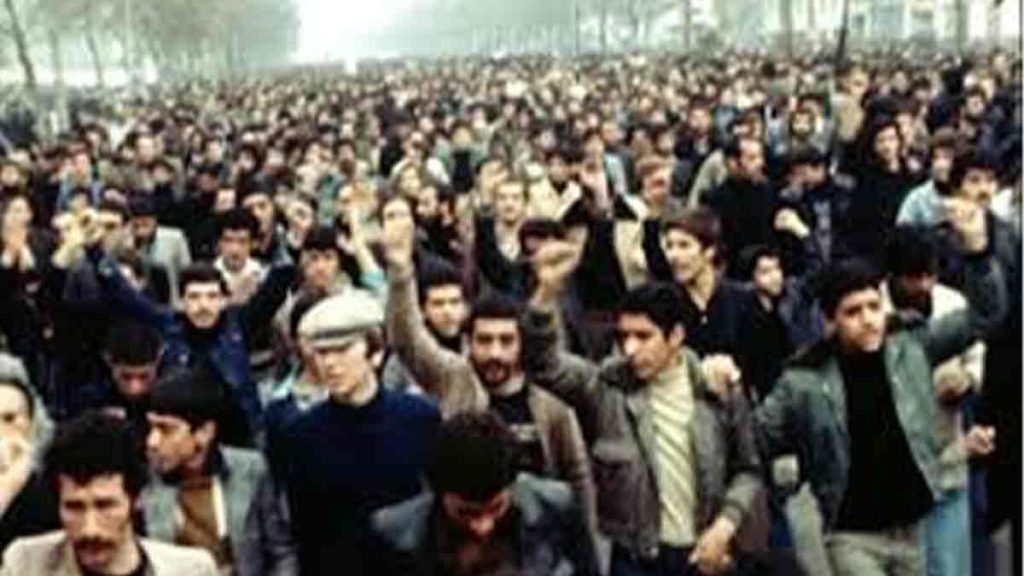 قلم در زنجیر؛ از شب های شعر«گوته» تا صبح سرود آزادی