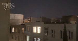 شعارهای شبانه در تهران، کرج و شهرهای دیگر؛ فریاد «مرگ بر دیکتاتور» با تاریک شدن هوا