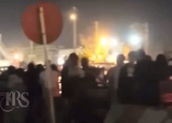 تجمع خانواده‌ها مقابل زندان قزلحصار؛ با فریاد «نه به اعدام»