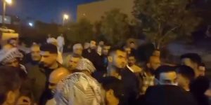 تجمع اعتراضی مردم اهواز در واکنش به خودسوزی اعتراضی احمد بالدی