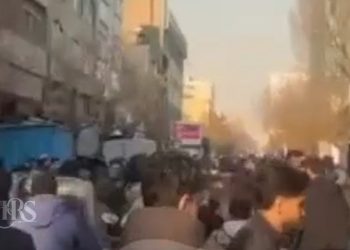 گسترش اعتراضات سراسری؛ اعتصاب بازار، تجمع خانواده‌ها و تشدید سرکوب امنیتی