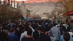 گسترش اعتراضات سراسری؛ از ملکشاهی، ایلام و آبدانان تا تهران، مشهد و....