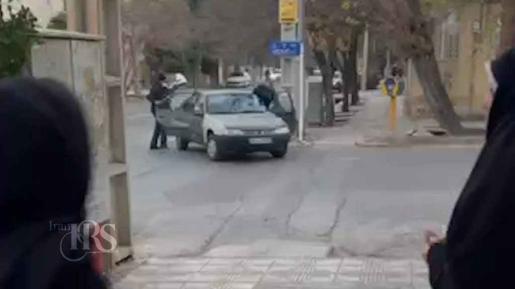 فیلم بازداشت و سربه نیست‌کردن دختر معترض در اعتراضات سراسری ۱۴۰۴
