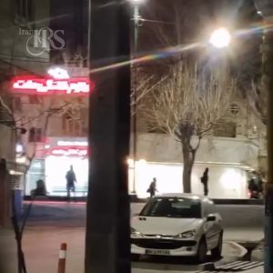 فیلم شلیک بی‌محابای تیر مستقیم جنگی پاسداران و لباس شخصی‌ها به مردم در اعتراضات سراسری ۱۴۰۴