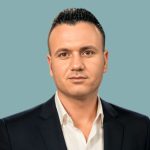 انتقال علی آزاد به زندان لاکان رشت؛ نگرانی از پرونده‌سازی امنیتی علیه بازداشت‌شده اعتراضات سراسری ۱۴۰۴