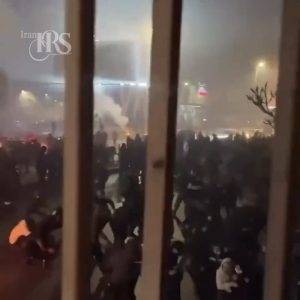 مشهد در شب ۱۹ دی؛ ویدئویی از آغاز تیراندازی به معترضان و روایت سرکوب خونین اعتراضات سراسری