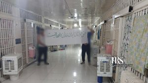 زندان قزلحصار؛ هفتمین روز اعتصاب غذای زندانیان واحد ۲ با حمایت خانوادهها و شعار «حق جوانان ایران زندان و اعدام نیست»