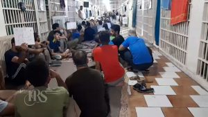 زندان قزلحصار؛ پانزدهمین روز اعتصاب غذای ۱۵۰۰ زندانی و انتقال ۲۴۰ زندانی از واحد ۲
