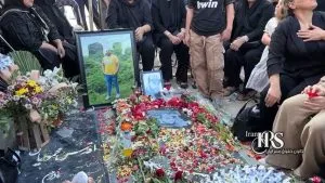 چهلم عارف خوشکار در بهشت‌زهرا؛ «این گل پرپر شده، هدیه به میهن شده»